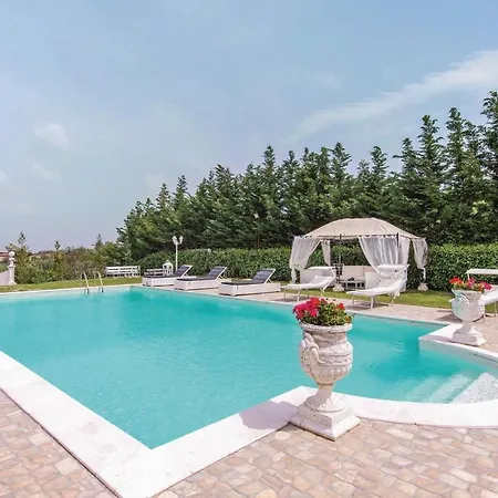 2 Bedroom Stunning In Рим