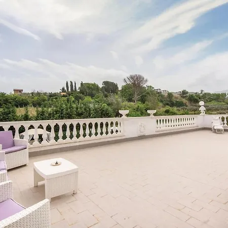 2 Bedroom Stunning In Рим