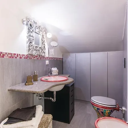 2 Bedroom Stunning In Дом отдыха Рим