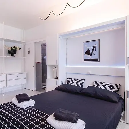 2 Bedroom Stunning In * Рим