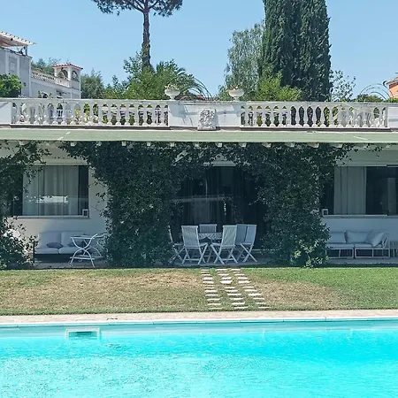 2 Bedroom Stunning In *